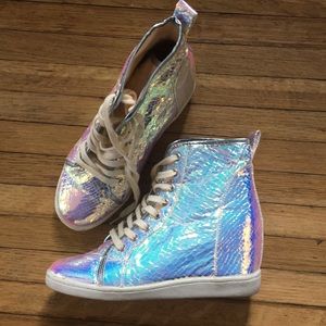 HOLOGRAPHIC FESTIVAL WEDGE LACEUPS